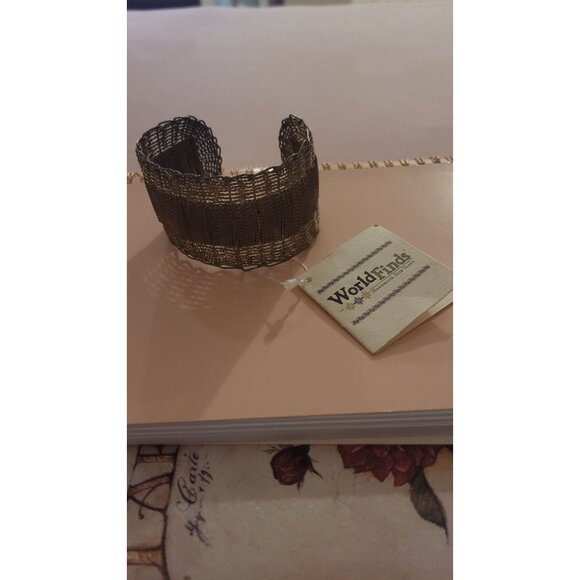 World Finds Artisans handmade woven antique goldtone wire bracelet - Picture 5 of 5